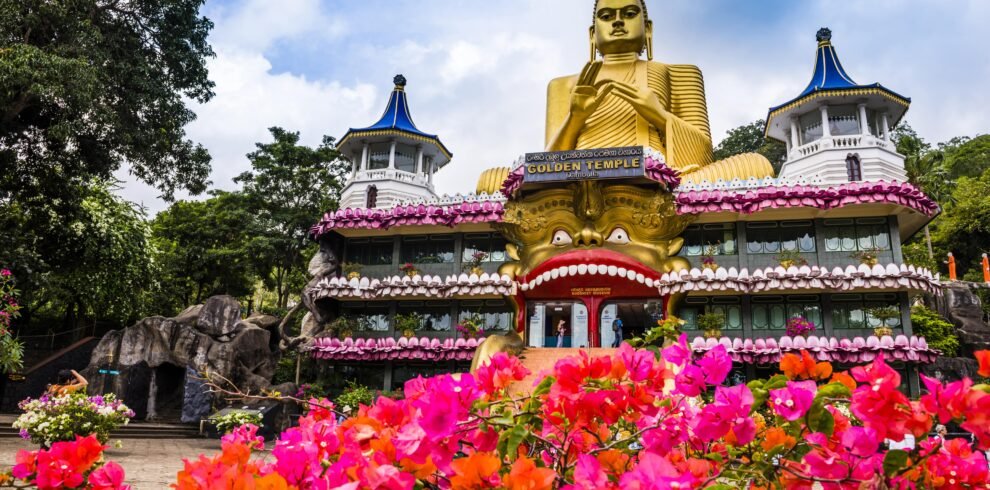 golden-temple-of-dambulla-in-dambulla-central Sri Lanka-min